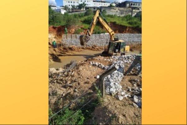 Obra irregular é embargada na regional Ressaca