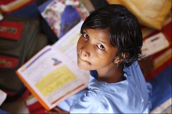 Campanha arrecada materiais escolar, de limpeza e alimentos para crianças