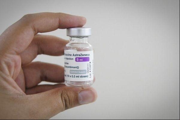 Educadores de Contagem terão segunda dose da AstraZeneca antecipada
