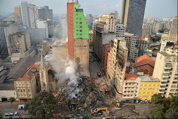 Bombeiros encontram corpo no edifício que desabou em SP