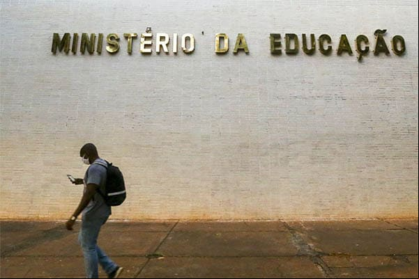 MEC prorroga convocação da lista de espera do Fies