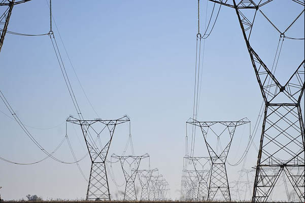 Senado aprova linhas elétricas em terras indígenas