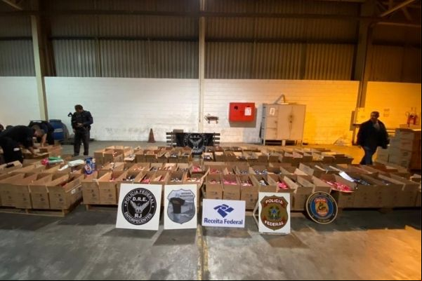 Polícia Federal apreende cinco toneladas de cocaína no porto do Rio