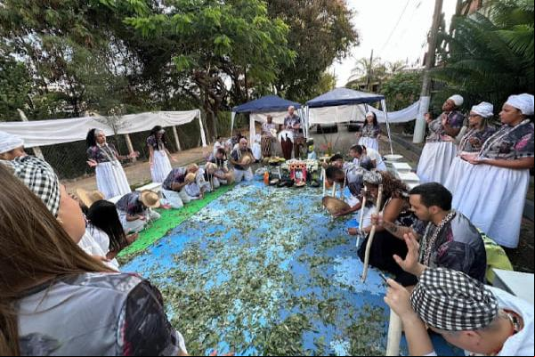Terreiro celebra 25 anos com feijoada gratuita, em Contagem