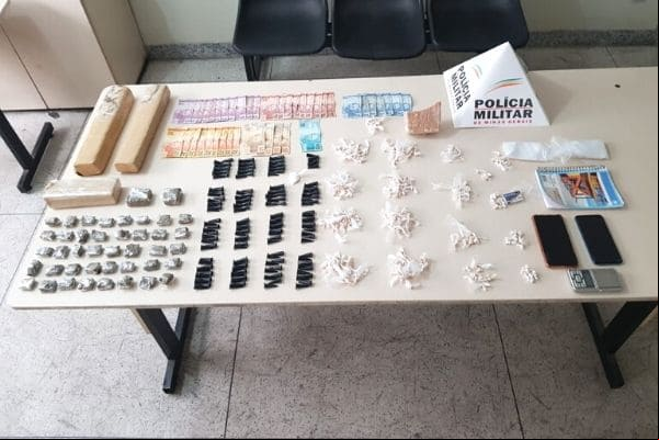 Abordagem a motorista inabilitado termina em apreensão de drogas
