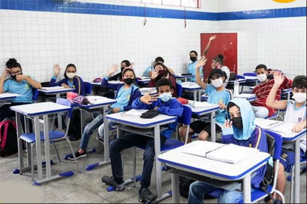 Contagem exige cartão de vacinação atualizado nas escolas