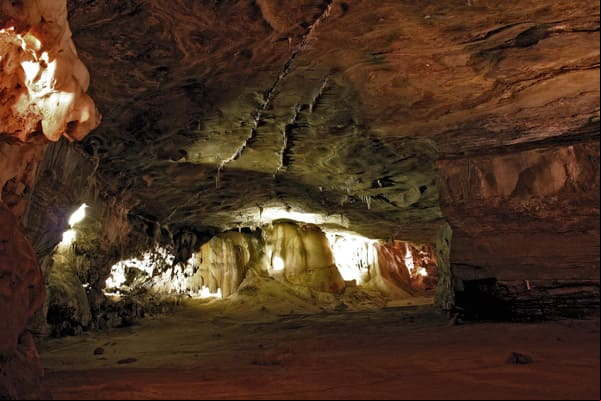 Grutas e cavernas, roteiros turísticos que encantam