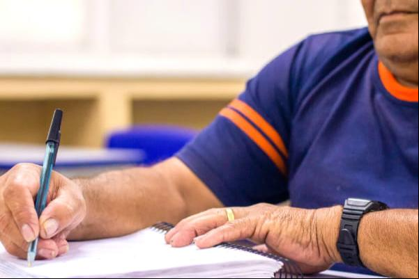 Inscrições abertas para a Educação de Jovens e Adultos (EJA) em Contagem