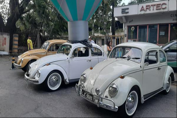 43º Encontro do grupo Carangos Antigos de Contagem reúne raridades