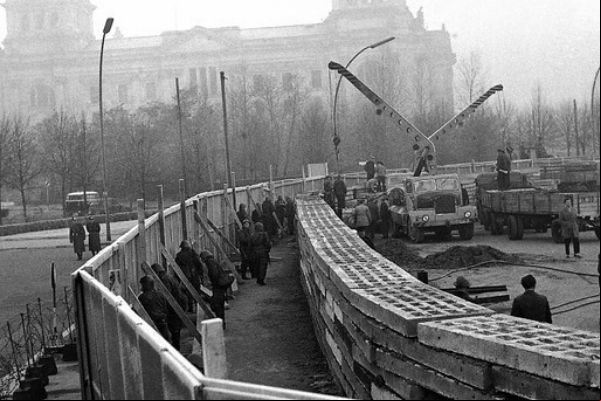 Há 60 anos era erguido o Muro de Berlim, símbolo da Guerra Fria