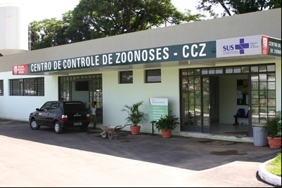 Incêndio destroi galpão em Contagem