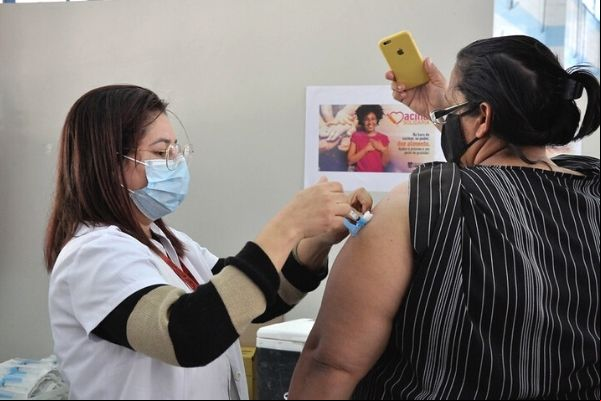 População de 58 anos começa a ser vacinada contra a Covid-19
