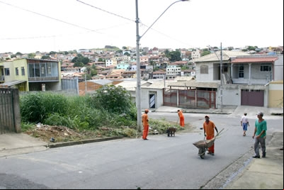 Proprietários de lotes vagos estão sendo notificados.