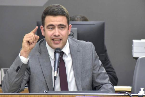 Deputado Caporezzo contrapõe na Comissão de Direitos Humanos