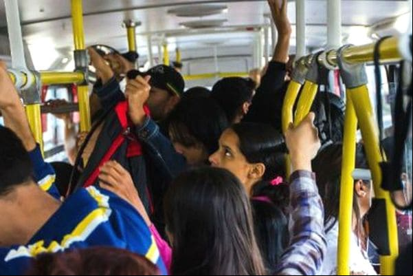 Pesquisa mostra que 97% das mulheres já sofreram assédio em transporte