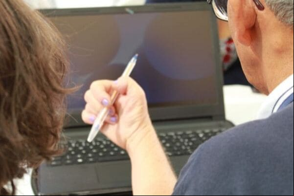 Projeto Hábil Idade oferta oficinas gratuitas para idosos em Contagem