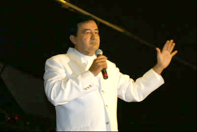 Apóstolo Adelino de Carvalho grava DVD em Contagem