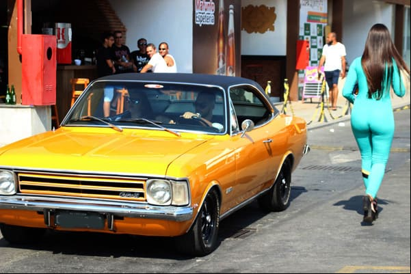 Encontro de Opala e Caravan agita Contagem