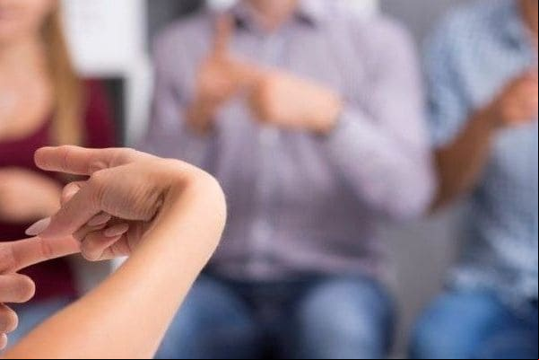 Funec terá professores e instrutores de Libras