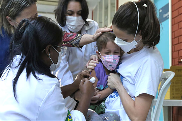 Contagem começa vacinar crianças de 3 a 4 anos imunocomprometidas 