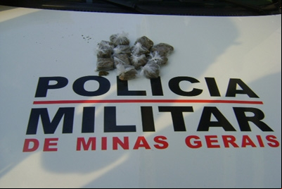 Polícia Militar apreende drogas em Contagem