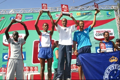 5ª Corrida da Avenida João César de Oliveira é vencida por uma queniana e um carioca 