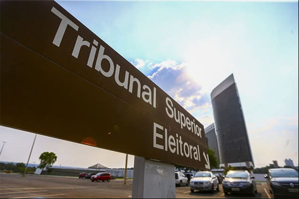 Denúncias de má distribuição do Fundo Eleitoral e gastos milionários de campanha, se multiplicam