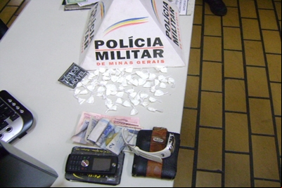 Polícia coíbe o tráfico durante patrulhamento de rotina