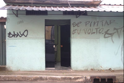 Pichadores desafiam a polícia em Contagem