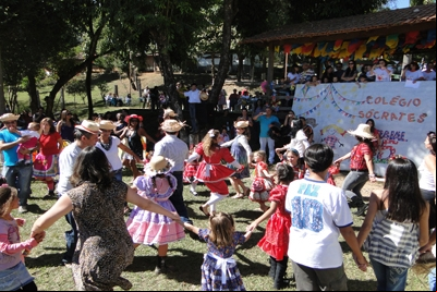 Arraial marca 15 anos de colégio