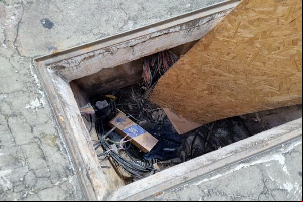 Vandalismo coloca em risco segurança de pedestres