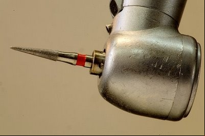 Britânicos lançam dispositivo para acabar com ruído das brocas dos dentistas