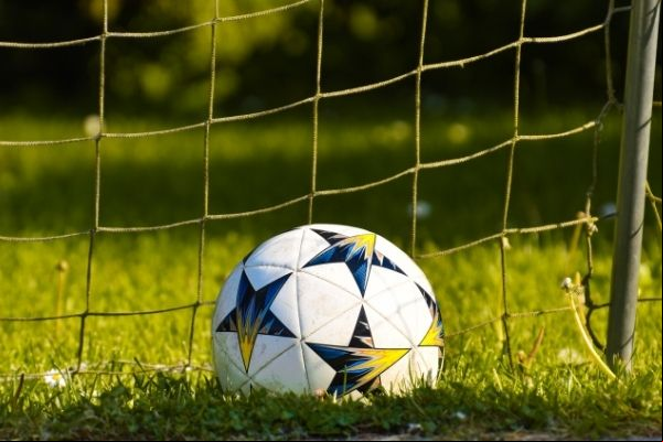 CSU do bairro Amazonas tem aulas gratuitas de futebol para crianças