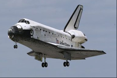Ônibus espacial Discovery pousa na Flórida