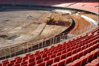 Operários de obra do estádio Mineirão mantêm greve 