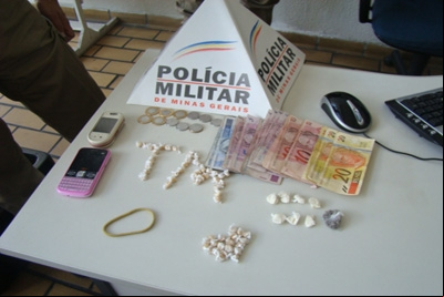 18º BPM apreende traficante de drogas no Bairro Funcionários