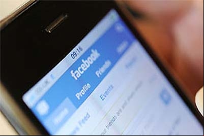 Britânico é condenado a prisão por incitar tumultos pelo Facebook