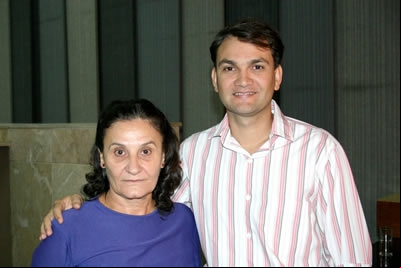 Antônia Puertas apresenta o projeto para a Vila Barraginha.