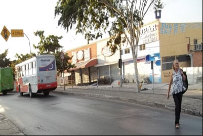 Perigo no trânsito próximo ao Fórum de Contagem