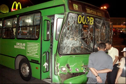 Acidente deixa vinte feridos.