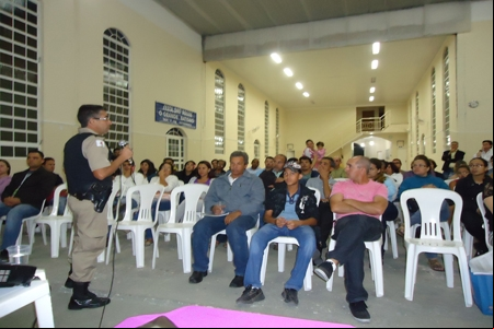 PM desenvolve Rede de Vizinhos Protegidos no bairro Lúcio de Abreu