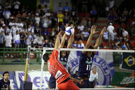 Vôlei celeste enfrenta equipe de Juiz de Fora