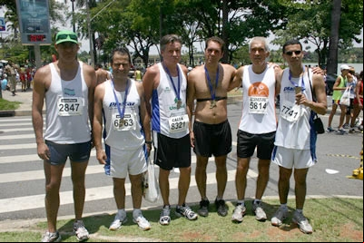 Atletas de Contagem participam da 9ª Volta Internacional da Pampulha.