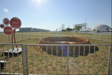Mascote da Copa é atacado em Brasília