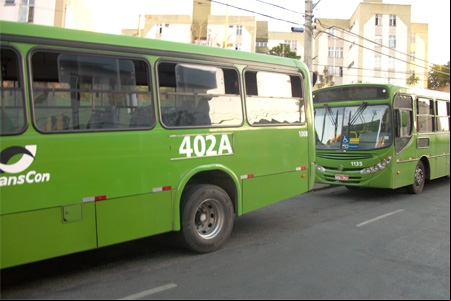 Moradores do bairro Jardim Riacho e adjacências, reclamam das linhas de ônibus 402 A e B