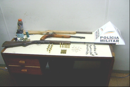 Menor é apreendida com drogas, armas e munição no bairro Morro Vermelho