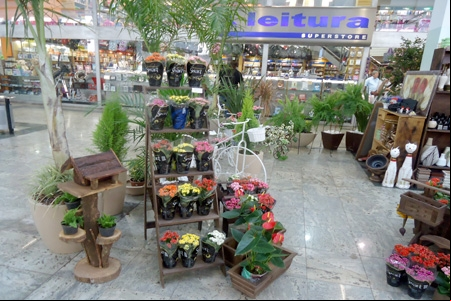 Big Shopping recebe exposição de flores