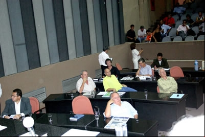 Campanha do abraço fez parte da primeira reunião da Câmara Municipal de Contagem.