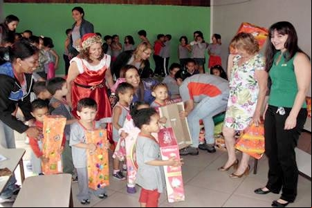 Campanha Natal Solidário da Alegria faz a festa de final de ano