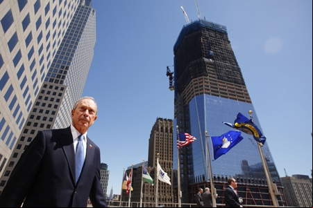 Ex-prefeito de Nova York usa o próprio dinheiro para istrar a cidade
